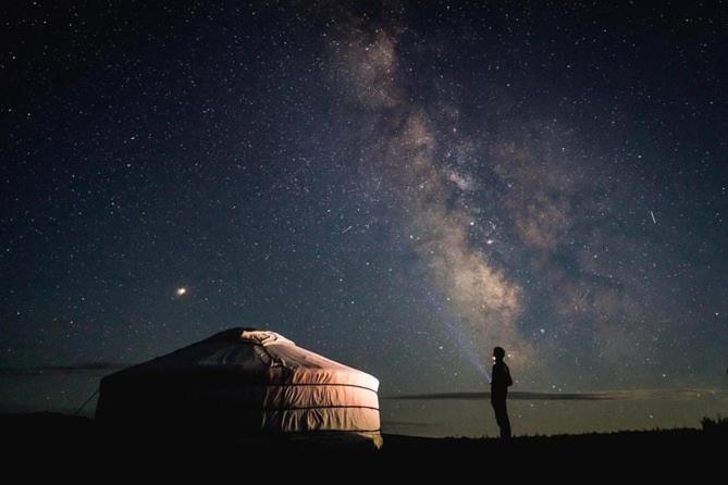 ホテル Kyzylkum Nights Camp & Family Yurt Nurota エクステリア 写真