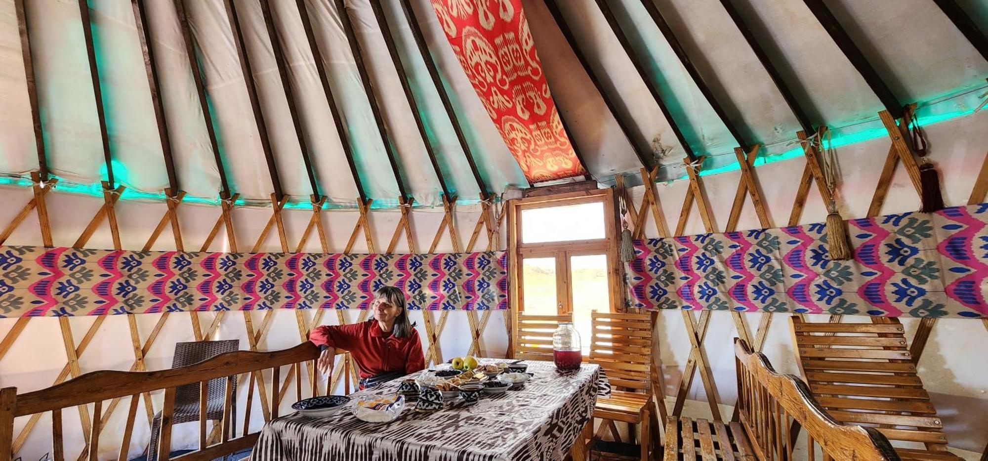 ホテル Kyzylkum Nights Camp & Family Yurt Nurota エクステリア 写真